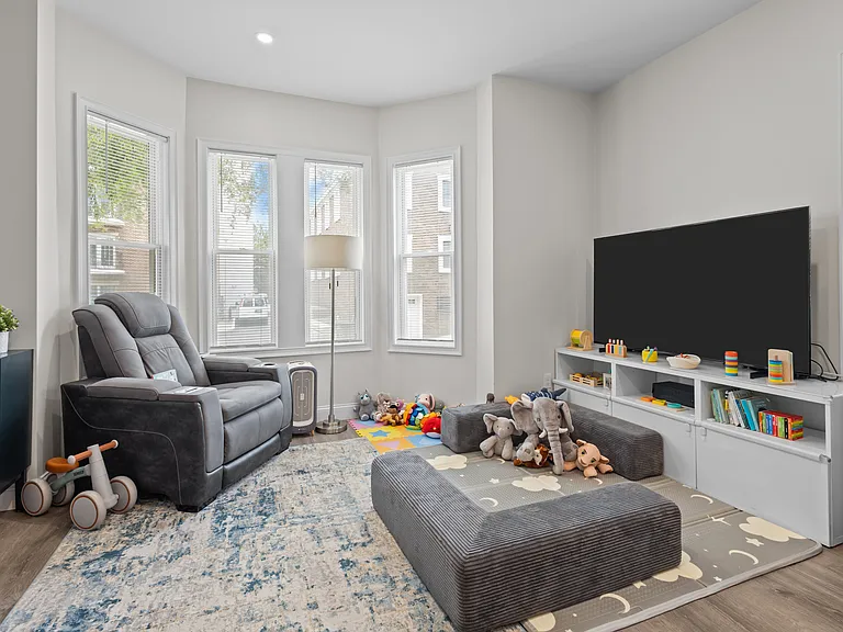 120 Pitman St #1 — Photo 5