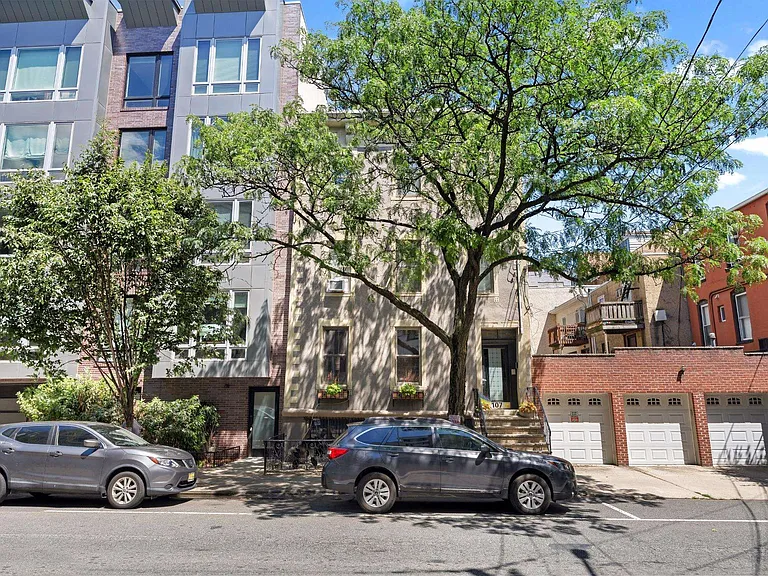 107 Monroe St #3 — Photo 15