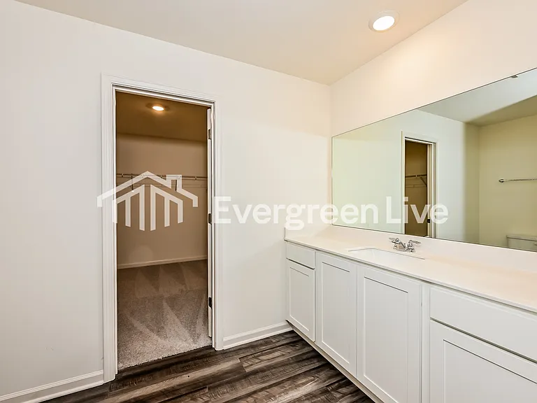 104 Rowlett Pl — Photo 4