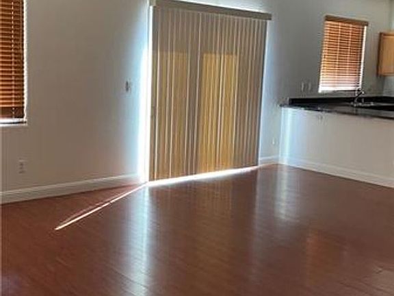 4th image of 4002 Meadow Foxtail Dr