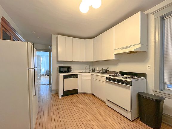 5th image of 2442 N Ashland Ave #1
