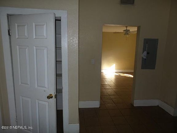 5th image of 1336 Evergreen Ave
