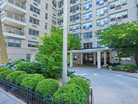 3rd image of 2 5th Ave APT 5E