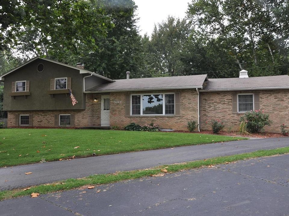 1st image of 300 Brookhaven Dr N