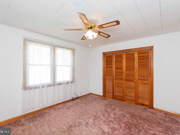4th image of 7226 Martell Ave