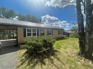 1006 Idlewydle Cir, Johnson City, TN 37601