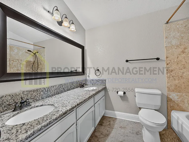 8779 Brittany Park Dr — Photo 39