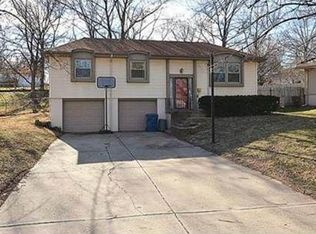 2828 S Linwood Ave, Independence, MO 64055