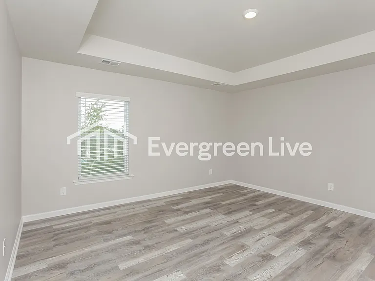 805 Vanguard St — Photo 7