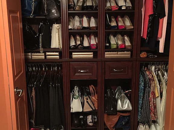  Master bedroom closet 