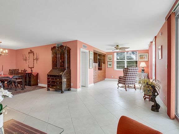 3rd image of 565 Oaks Lane #407
