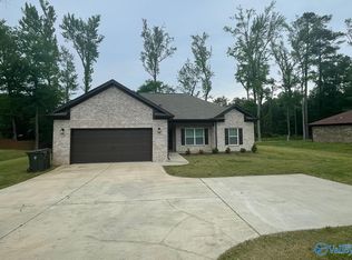 2413 Ready Section Rd, Toney, AL 35773