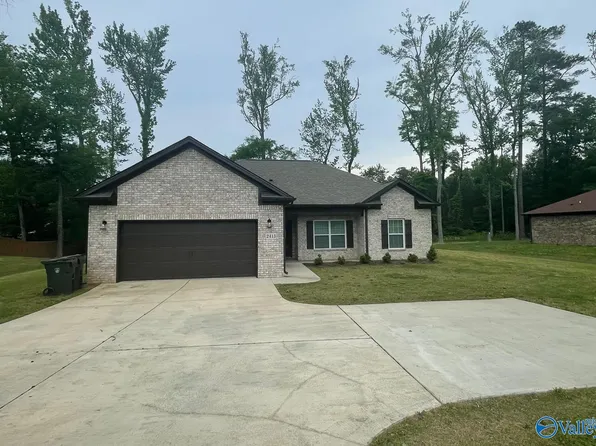 2413 Ready Section Rd, Toney, AL 35773