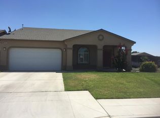 8470 Ash Ave, Parlier, CA 93648