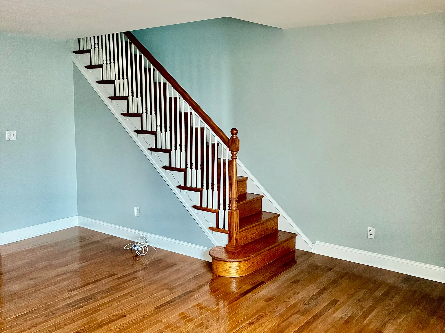 4 bed, 1.5 bath, 1176 sqft, $2,350 — Photo 3