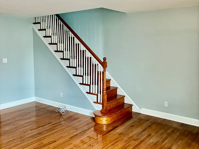3451 Ainslie St — Photo 3