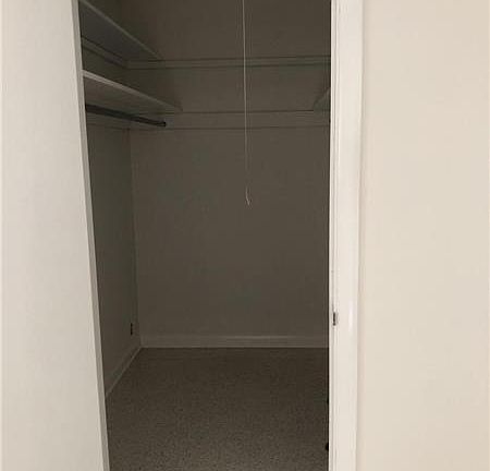 5th image of 425 Privateer Rd