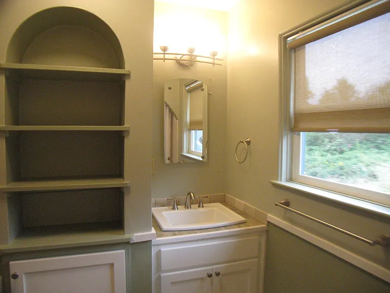 310 E Lake St — Photo 16