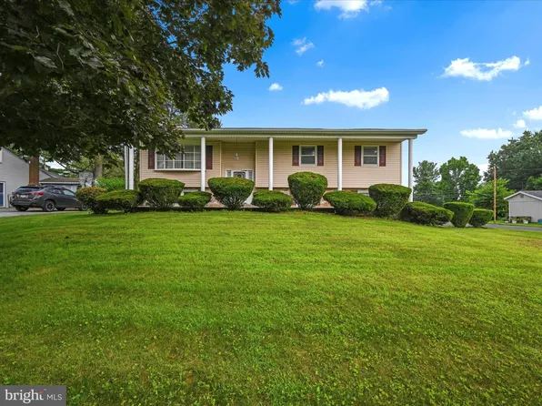 2620 Pinewood Rd, Lancaster, PA 17601