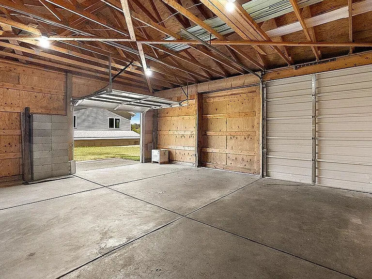 9780 Courtland Dr NE — Photo 5