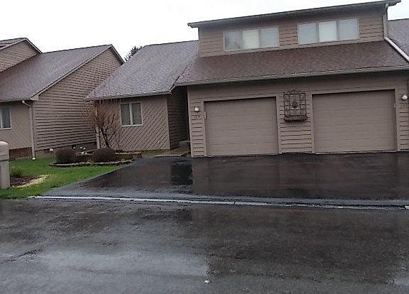 2nd image of 104 Pine Park Pl