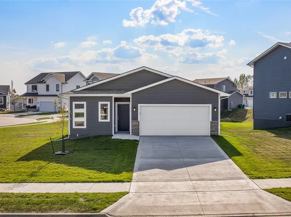 16640 Mill Pond Dr, Urbandale, IA 50323