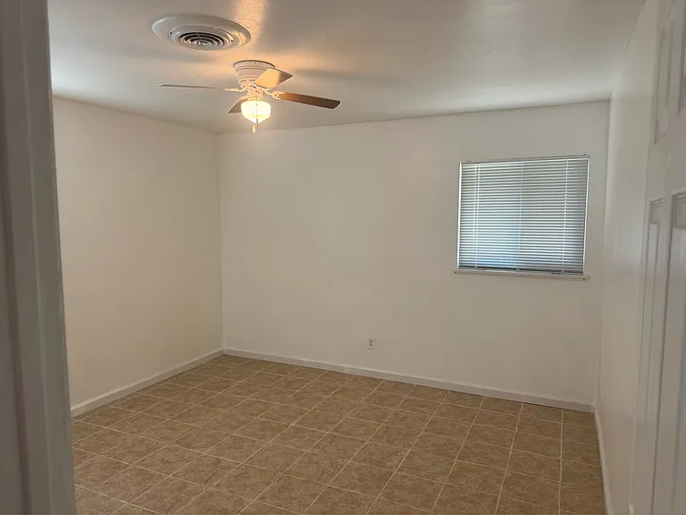 3213 Center St — Photo 8