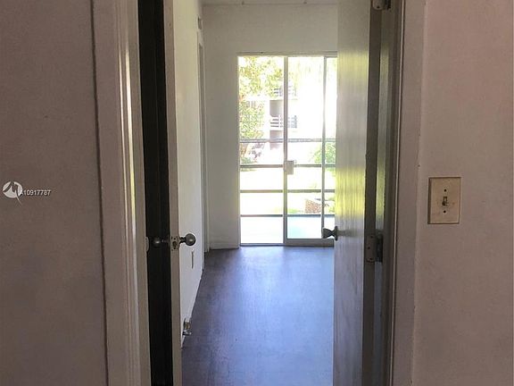 5th image of 6265 Sunset Dr #B-8