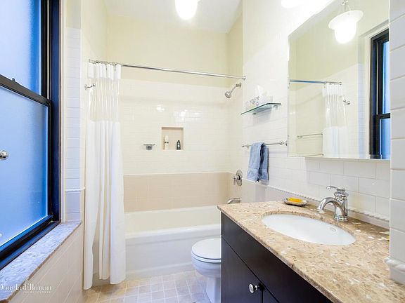 5th image of 150 W 79th St APT 8B