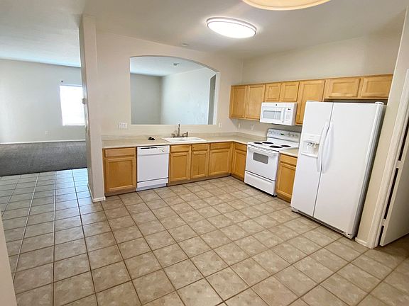5th image of 13383 N Primrose St
