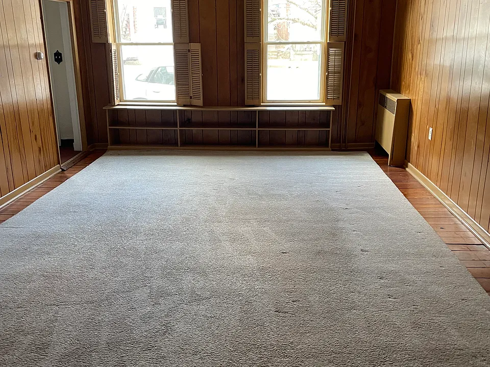 Living Rm pic 1 (from door to middle room)