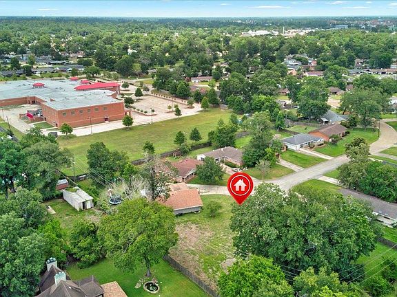 3rd image of 510 Devon Dr
