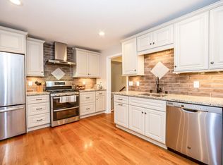 4731 N Oakland Ave, Whitefish Bay, WI 53211