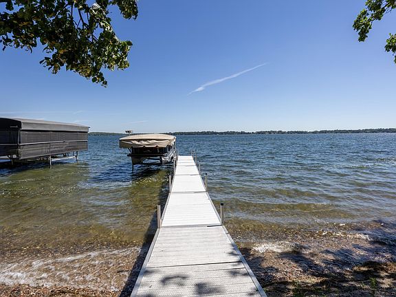 4th image of 22558 Senns Beach Dr