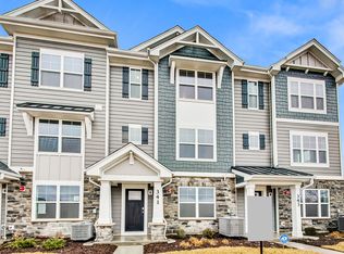 341 Basin Ct, Saint Charles, IL 60174