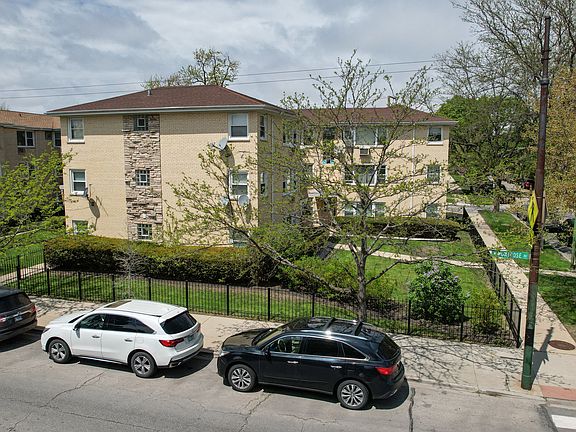 5th image of 5700 W Montrose Ave APT 2D