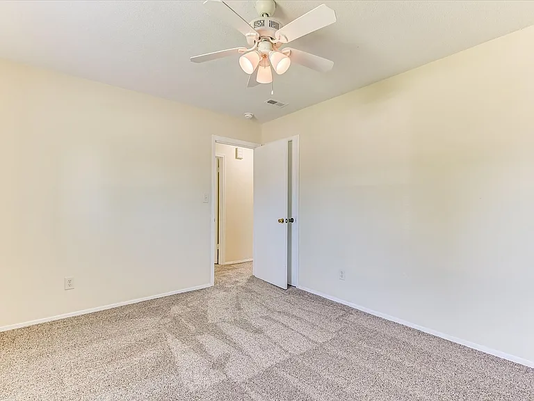 4532 Hillside Dr — Photo 23