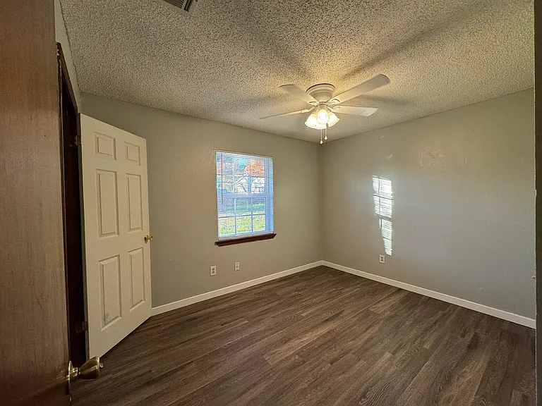 3308 Gwendolyn Ln — Photo 10