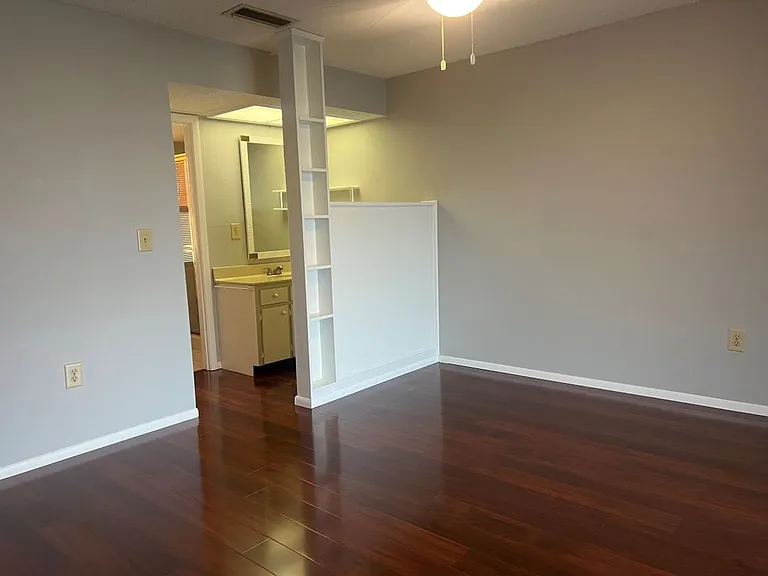 1240 Lucaya Ave — Photo 25