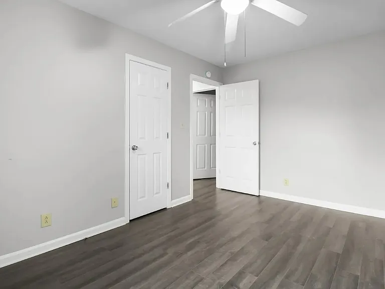 2301 Sherwood Hills Ct — Photo 23