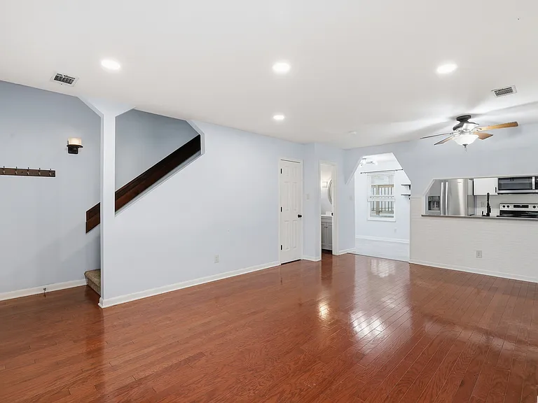 7668 NW Chatham Cir — Photo 5