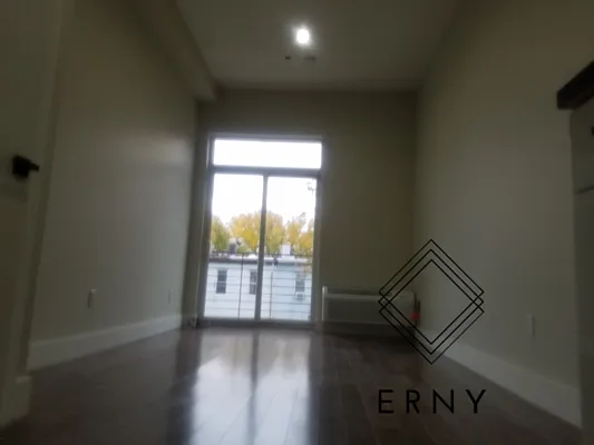Rented by ERNY LLC | media 13