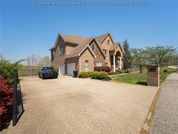 2nd image of 197 Saint Andrews Dr