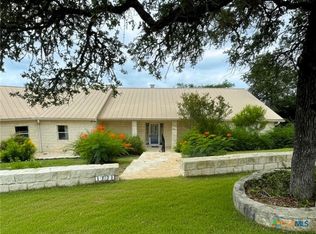 1221 Sundown Trl, Fischer, TX 78623