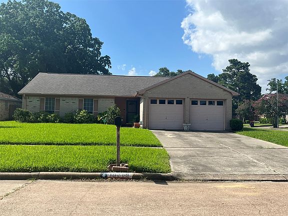 2nd image of 10219 Crescent Moon Dr