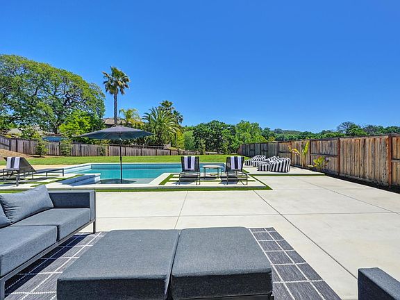 3rd image of 5085 Pryor Dr