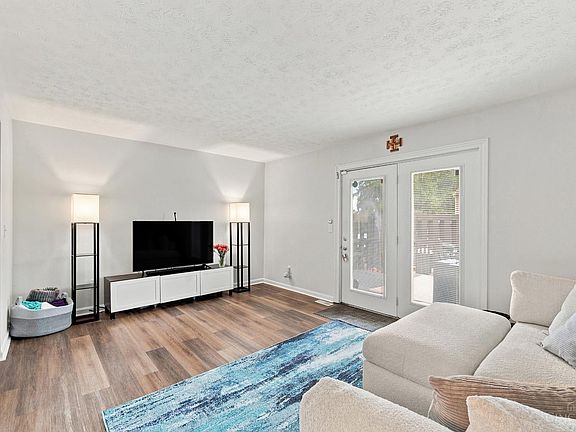5th image of 3495 Amberway Ct