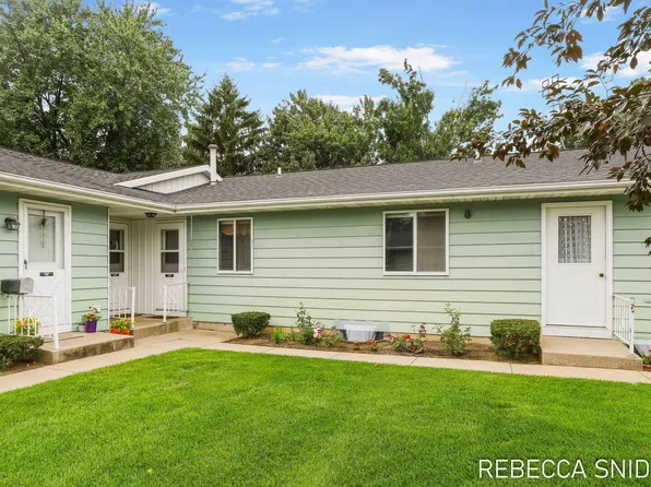 5692 Leisure South Dr SE, Kentwood, MI 49548