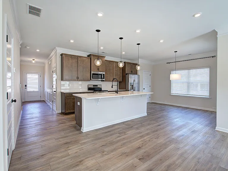 401 Perth Dr — Photo 5