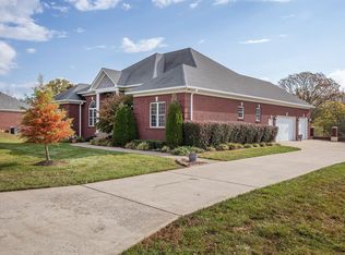 565 Peach Orchard Cir, Fisherville, KY 40023